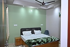 2BHK 3 King Size Bed 6 Guests 4Km Ram Mandir, Ayodhya