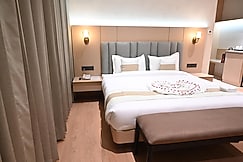 Hotel Meera Palace, Varanasi