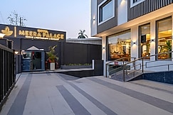 Hotel Meera Palace, Varanasi
