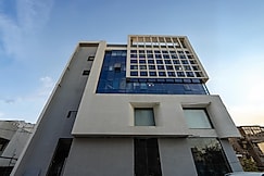 Hotel Monville, Alkapuri, Vadodara