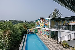 Golden Hour Arambol by Da Alohas, Vengurla