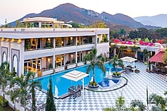 ELIVAAS Prive Mountain Creek Retreat | 7 BHK With Pool, Game & Gym zone, Near Fatehsagar Lake, Udaipur