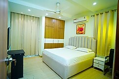Sparks Fly Premium 3 BHK Serviced Apartment, Delhi, Delhi