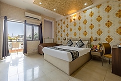 Hotel Vybe stay, Noida