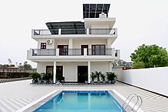 Casa Bianca Luxury Villa with Pool Amenities, Gurgaon