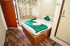 Muscatel Mall Road, Darjeeling