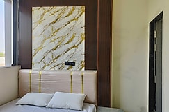 Hotel O J K Galaxy Hotel, Kanpur