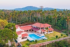 ELIVAAS Tranquility | 5 BHK Villa With Pool, Jacuzzi & Garden Area, Coorg