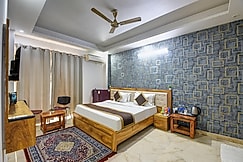 Hotel Satwah Near Nizamuddin Railway Station by TRIINDIA Hospitality, Delhi