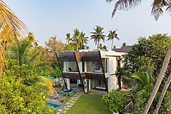 Alaya Stays Glass River Retreat 4 BHK Lakeside Villa with Pvt Pool, Cochin