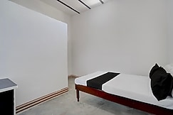 SPOT ON Dream House Stay, Bulandshahr