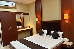 The Vedanta Hotel, Akot