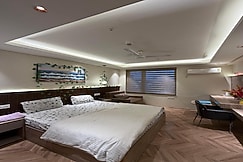 Nbstays sun twilight, Greater Noida