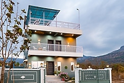 Alaya stays Soulskape 4 BHK Villa With Pool , Sit Out and Terrace, Karjat
