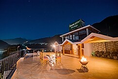 SNOW CITY STAYS-SHIVALAYA - HEATED & AIR COOLED STAY, Kullu