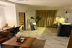 Airport 1BHK w balcony Netflix Projector games, Gurgaon