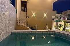 The Palm House | Rooms|Pool|Garden & Parking, Amritsar