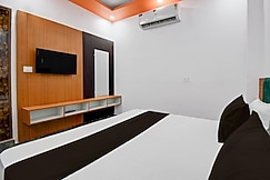 Hotel O SKY HOTEL, Lucknow