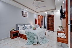 Restin Hotel - Spectrum Mall Road -Sector 101, Noida