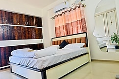 The Hampiness - Studio, Hampi