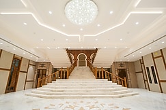 STATUS DINE BANQUET AND RESTAURANT, Ahmedabad