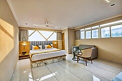Itsy Hotels Grand CG, Gandhinagar
