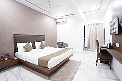 Hotel New Star, Thane