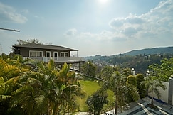 The Sundowner Bungalow |Pool |Jacuzzi In Dehradun, Dhanaulti