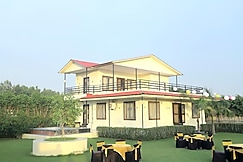 The Golden Farm, Noida
