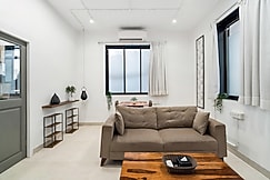 Earthy 1BHK, Mumbai