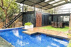 Deck stay I 3br I pool view I by Homeyhuts, Medchal