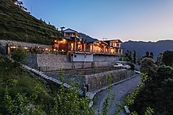SaffronStays The Rhodoville, Kanatal