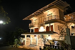Private Pool Villa Spacious and Scenic, Goa