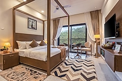 ELIVAAS Panchvati Veloraa | 6 BHK Apartment with Panoramic Views, Solan