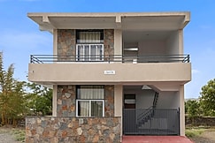 Alaya Stays Hiara Crystal 5 BHK Villa With Pvt Pool, Udaipur