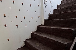 Cozy Room by Assi Ghat Attached Bath Fam /Couple, Varanasi