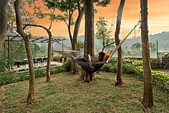 SaffronStays Blooming Stone, Kotagiri