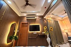 Luxury Stay Noida, Noida