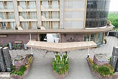 Modern Minimalist Studio Your Home in Dumas, Surat