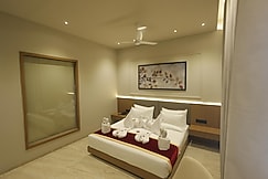 LUXURIA INN BY CHANDAN, Junagadh