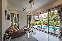 SaffronStays Twin & Tonic, Lonavala