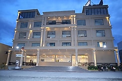 VSeven Hotels, Polur