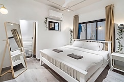Vera 1.5BHK in Khar W by Squareone Stays, Mumbai