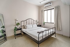 Quirky 1BHK in Bandra W by SquareOne Stays, Mumbai