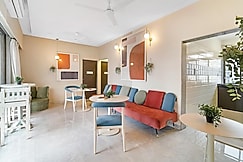 Mezzo 3BHK in Bandra W by SquareOne Stays, Mumbai