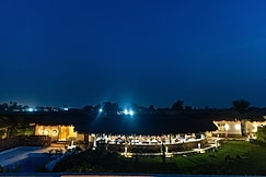 ELIVAAS Kimaya | Suite With Shared Game Zone, Farrukhnagar