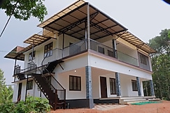 Mavilayil Lijis, Adoor