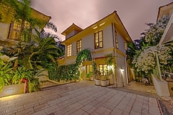 ELIVAAS Colina 3 BHK Villa with Pool, Jacuzzi &Terrace, Goa