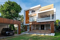 ELIVAAS Nedumbally 4 BHK Villa with Balcony Sit-Out & Lounge Area, Cochin