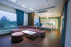 Nova Platinum Hotel and Restaurant Ujjain, Ujjain